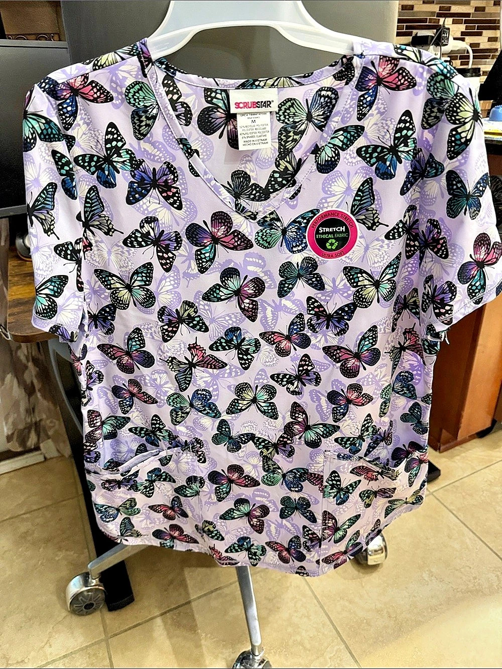 Skechers Butterfly Print Short Sleeve Top in Purple Size Medium NWT